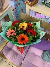 Букет цветов из:  Герберы, Хризантемы и Альстромерии #REPLACE_PRED# Горном Саратовская область