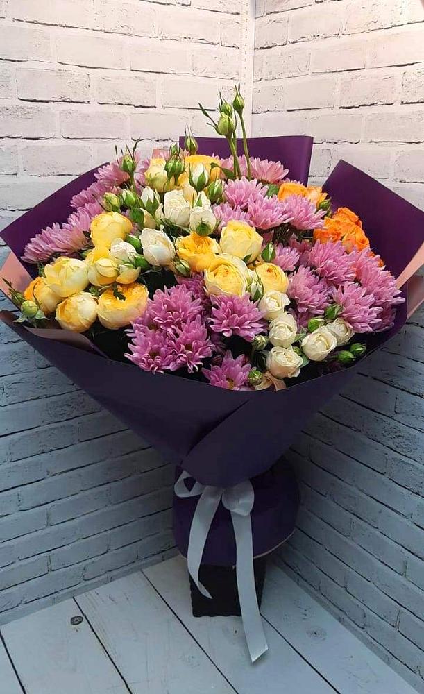 Букет цветов из: Хризантемы и Розы в Горном Саратовская область