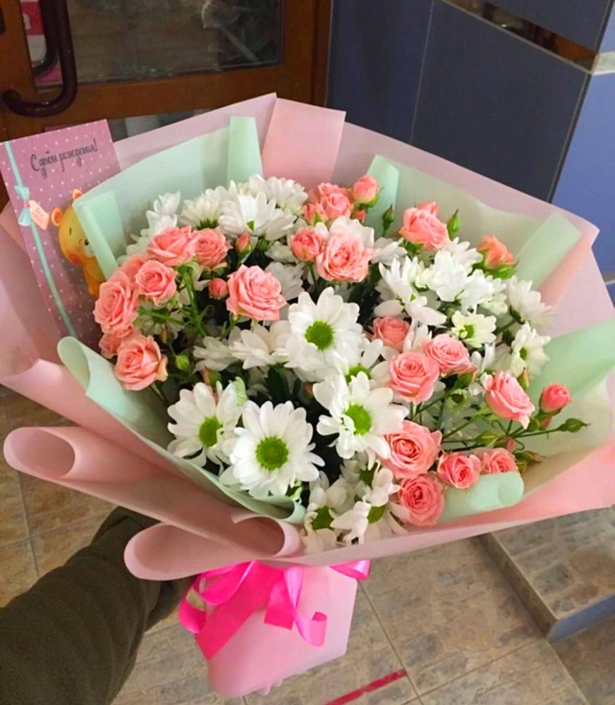 Букет цветов из: Розы и Хризантемы в Горном Саратовская область
