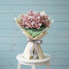 Букет цветов из:  Орхидеи и Розы в Горном Саратовская область