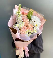 Букет цветов из:  Хризантемы и Розы в Горном Саратовская область