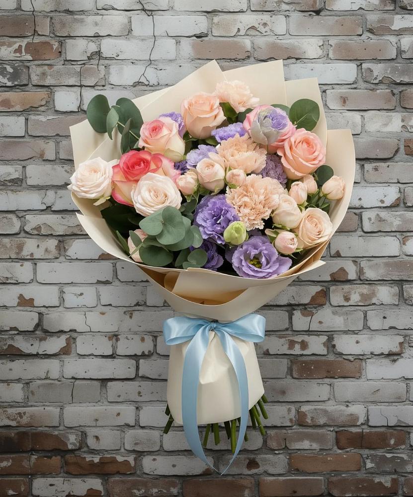 Букет цветов из: Розы, Лизиантусы и Гвоздики в Горном Саратовская область