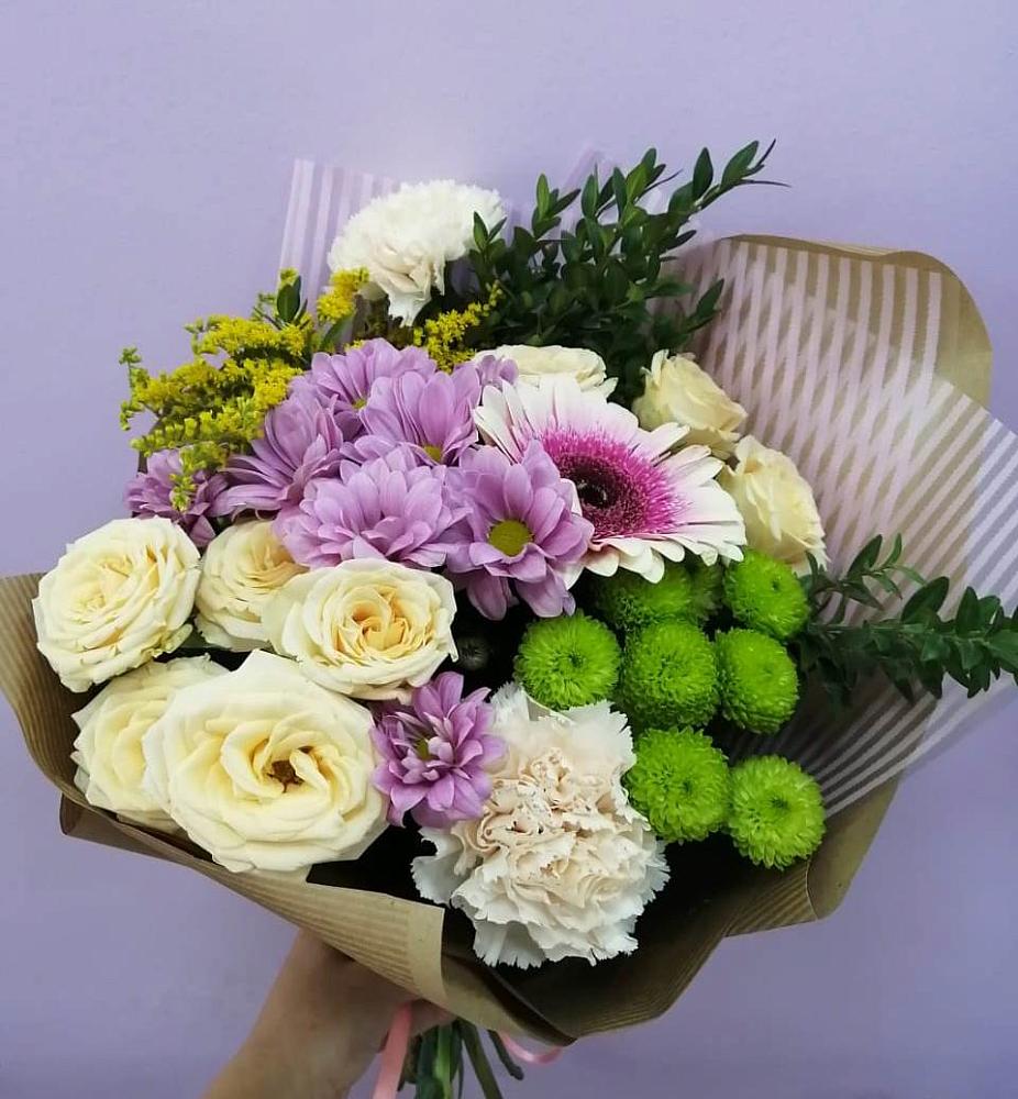 Букет цветов из: Хризантемы, Розы, Гвоздики и Герберы в Горном Саратовская область