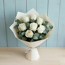 Букет Белые розы в Эвкалипте в Горном Саратовская область