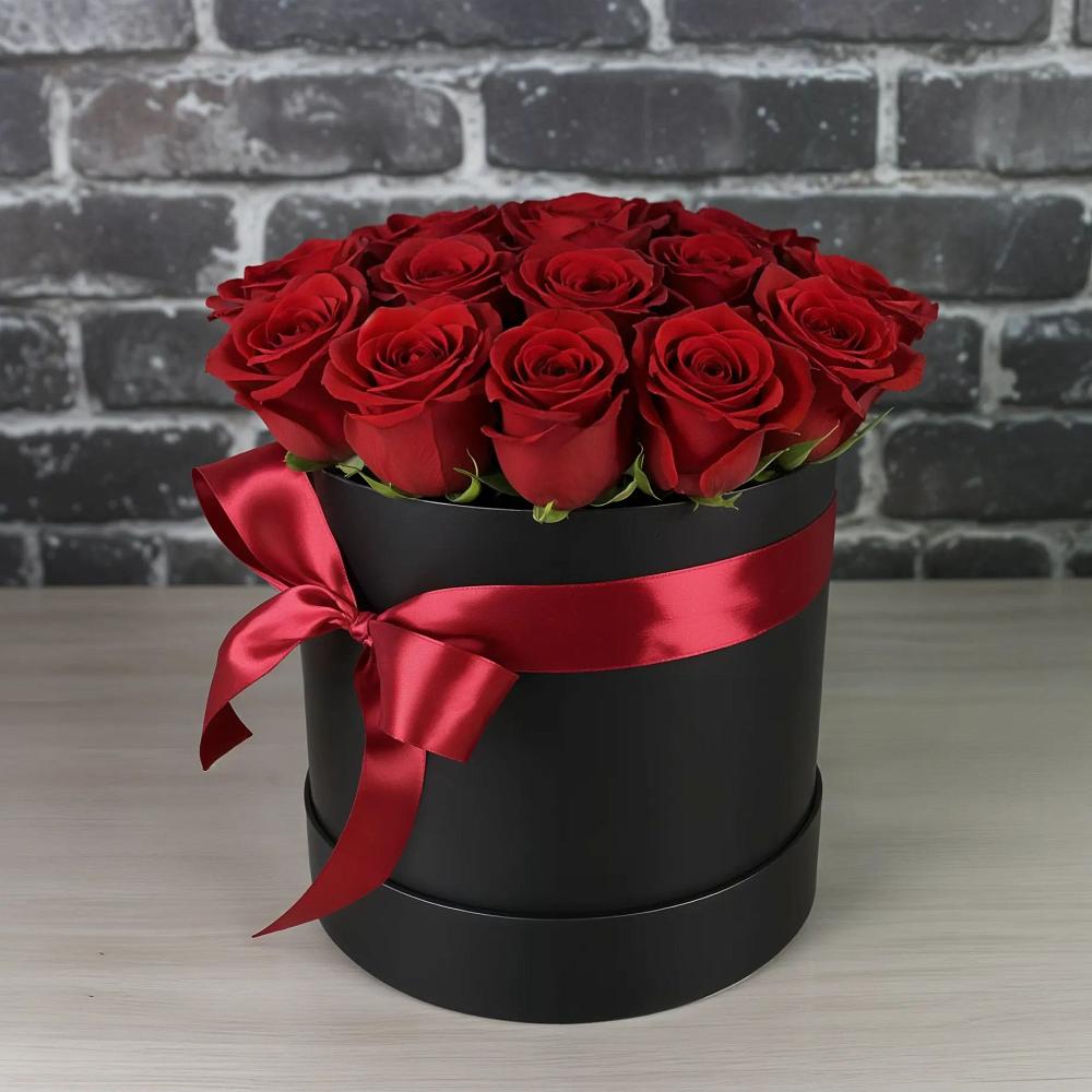 Цветочная композиция из Розы в шляпной коробке в Горном Саратовская область