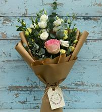 Букет цветов из:  Розы и Лизиантусы в Горном Саратовская область