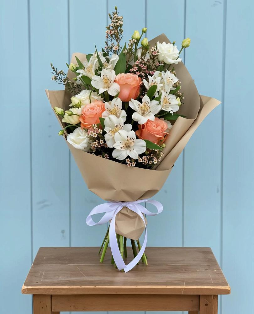 Букет цветов из: Альстромерии, Лизиантусы, Розы и Хризантемы в Горном Саратовская область