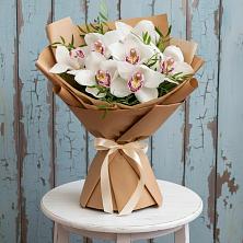 Букет цветов из:  Орхидеи и Розы в Горном Саратовская область