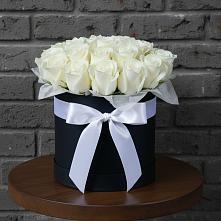 Цветочная композиция из Розы в шляпной коробке в Горном Саратовская область